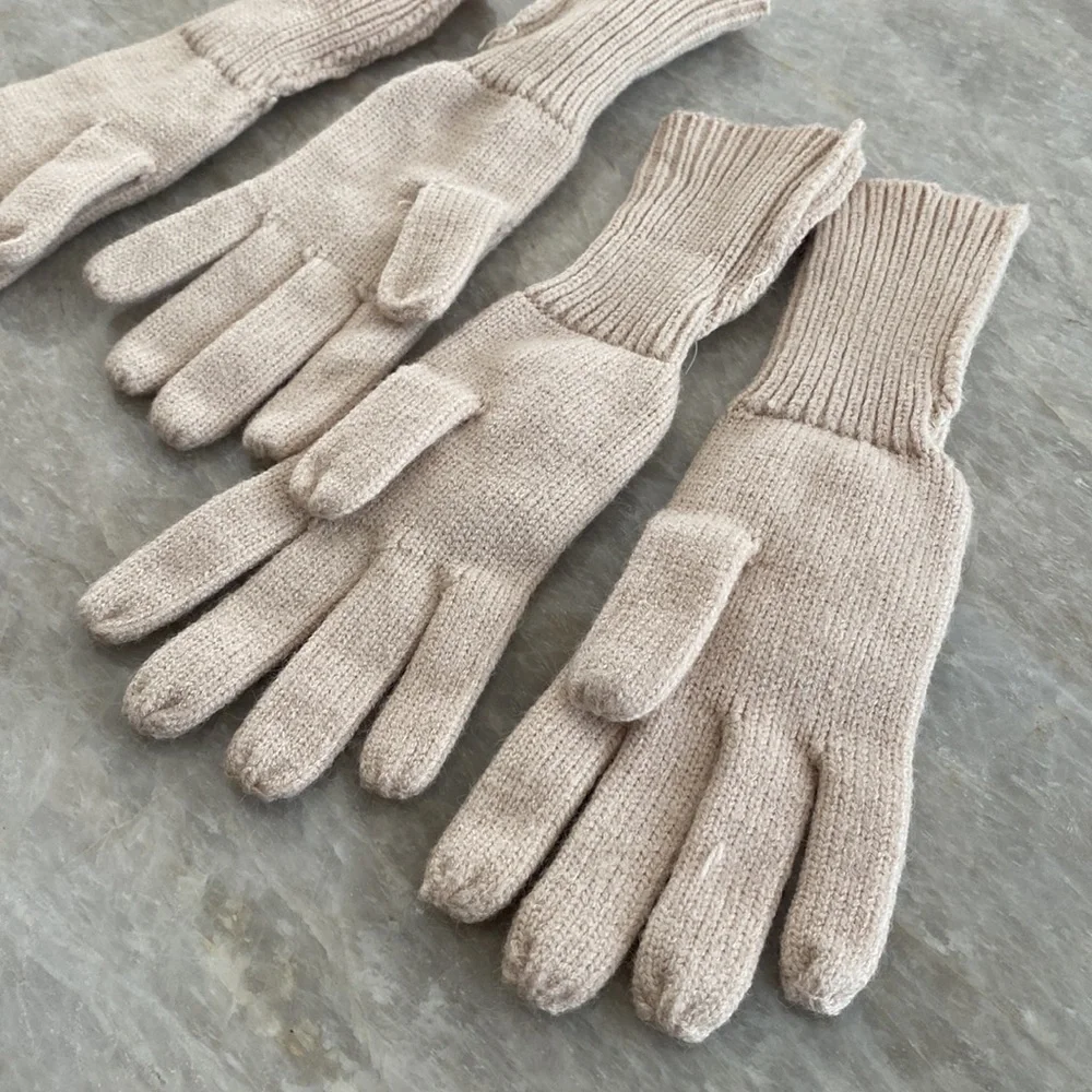 Zara beige mittens surf faux pearls, 2 pairs